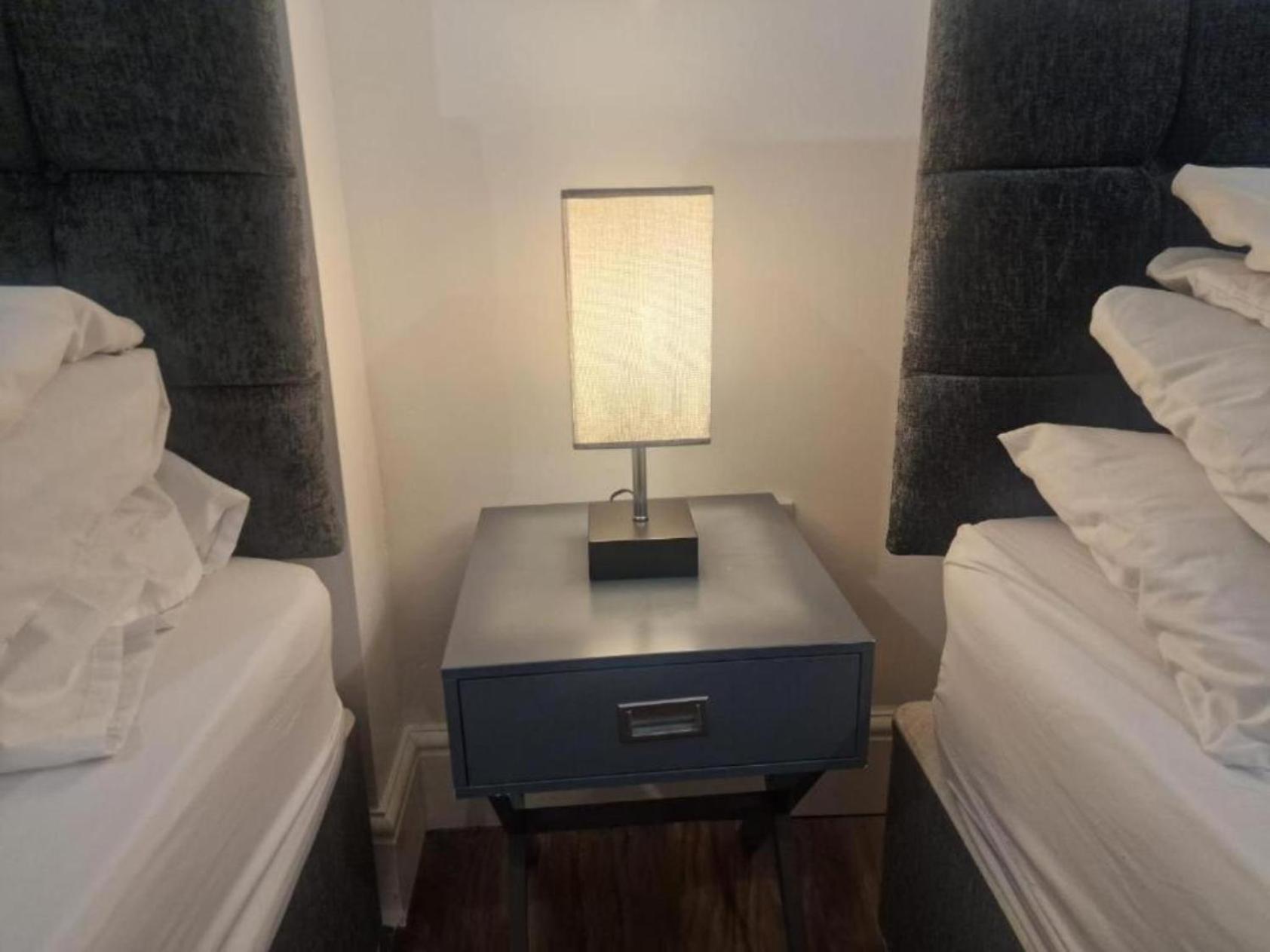 Central Suite, 3 Single Beds Bristol Exterior foto
